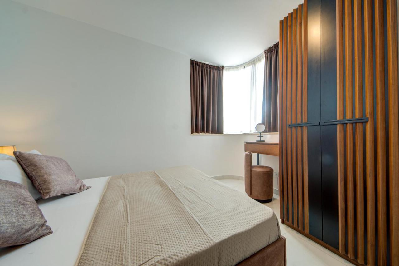 Central Apartments セント・ポールズ・ベイ エクステリア 写真