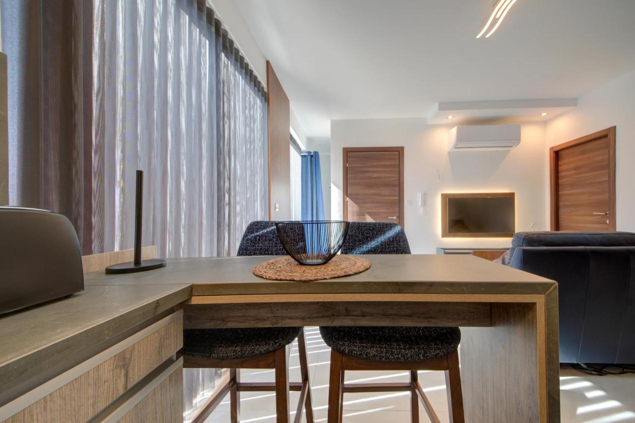 Central Apartments セント・ポールズ・ベイ エクステリア 写真