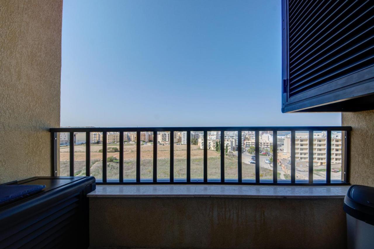 Central Apartments セント・ポールズ・ベイ エクステリア 写真